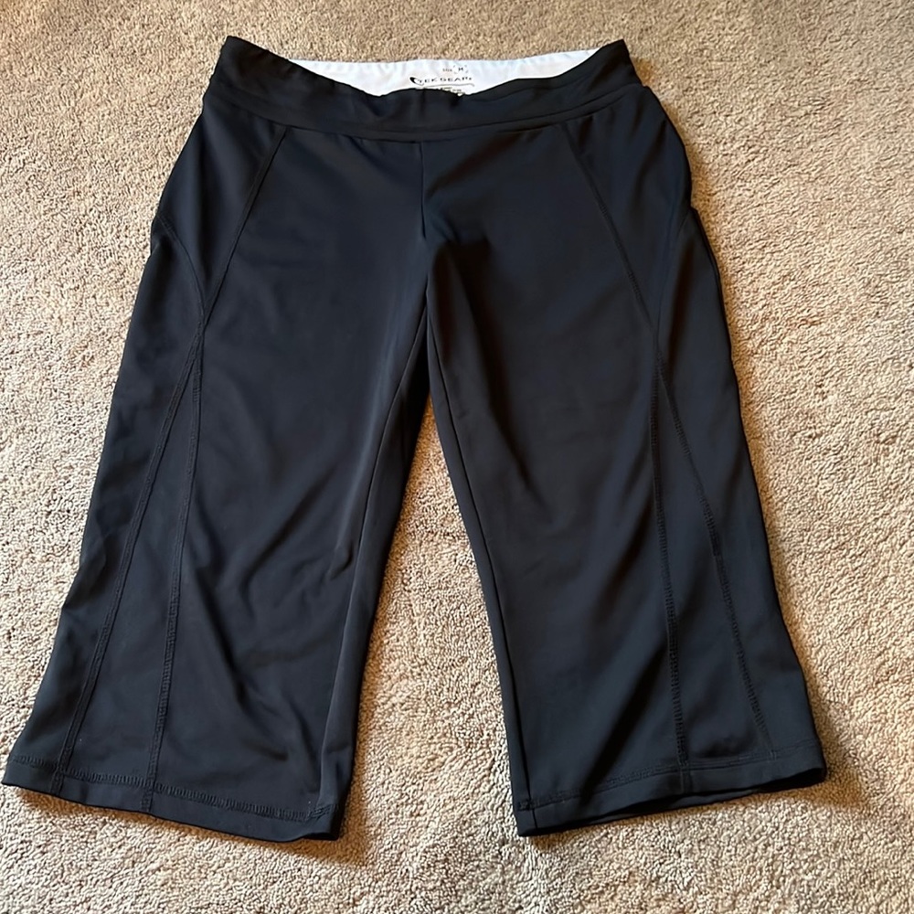 Tek Gear - Black (92% Polyester w 8% Spandex) - Size M